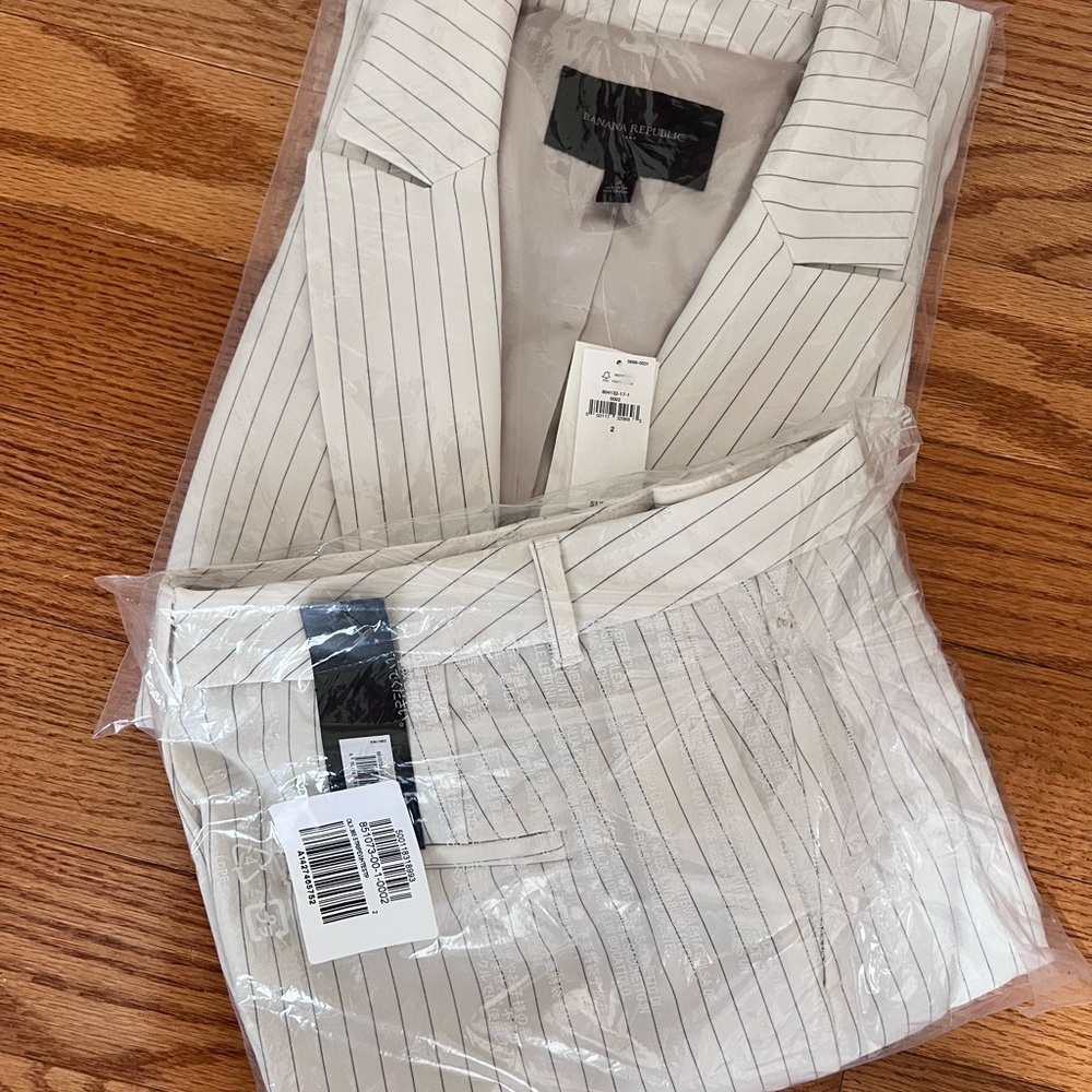 Banana Republic Striped Blazer and Pants Size 2 Beige Suit NWTO - Picture 4 of 15